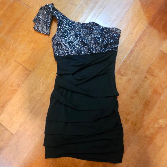 City by City Triangles Dresses & Skirts - Women's City Triangle Black Dress Size Medium